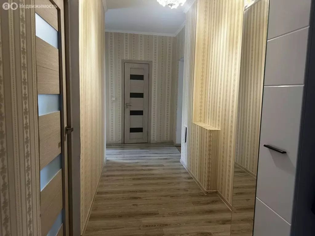 3-комнатная квартира: Багратионовск, Спортивная улица, 35 (66.7 м) - Фото 1