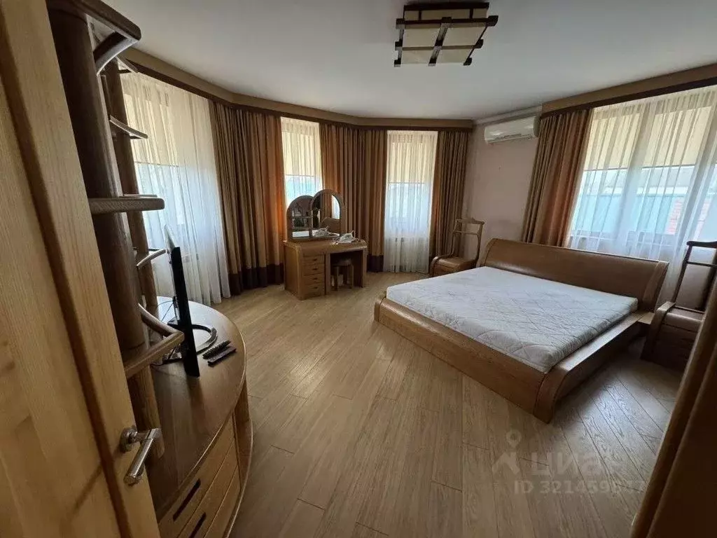 Дом в Крым, Симферопольский район, Молодежное пгт ул. Феодосийская ... - Фото 1