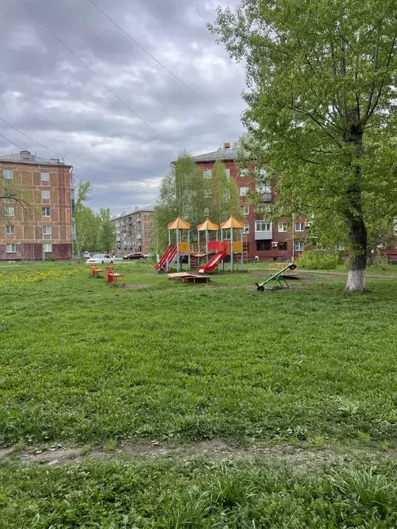 2-к кв. Кемеровская область, Новокузнецк ул. 40 лет ВЛКСМ, 44 (42.1 м) - Фото 0