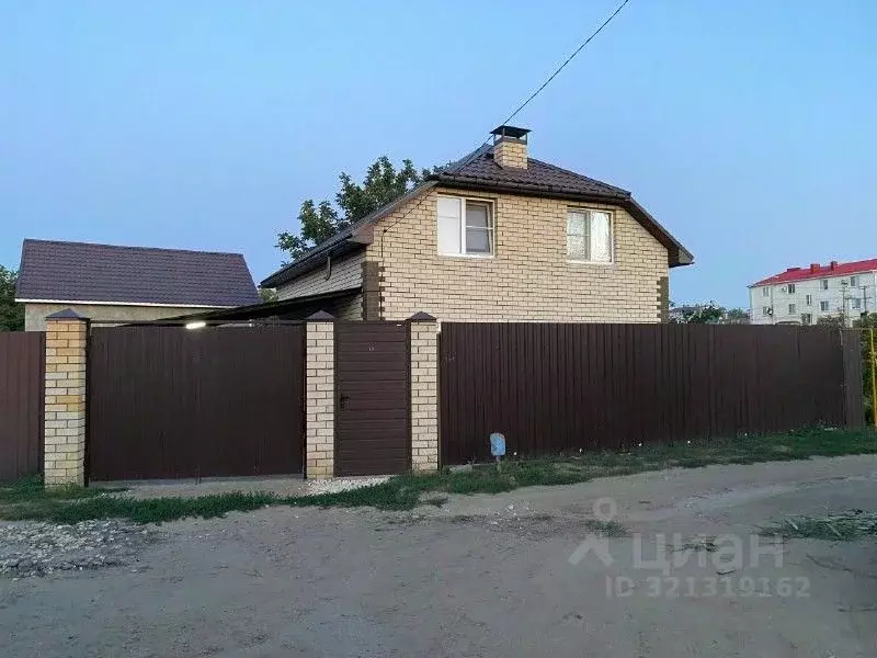 Дом в Волгоградская область, Волгоград Родниковая ул. (110 м) - Фото 0