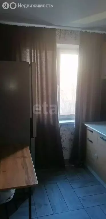 3-комнатная квартира: посёлок Управленческий, улица имени академика ... - Фото 2