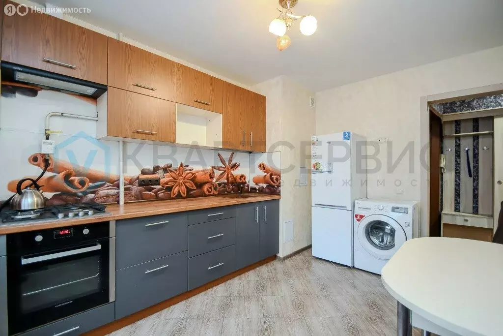 2-комнатная квартира: Омск, улица Звездова, 101 (52 м) - Фото 1