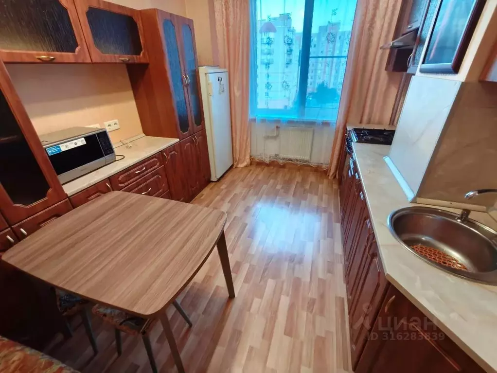 1-к кв. Новгородская область, Великий Новгород Октябрьская ул., 10 ... - Фото 1
