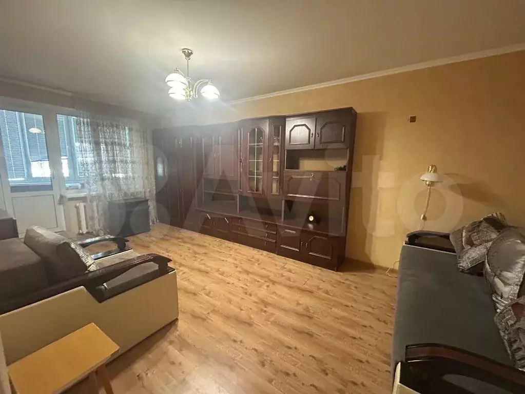 2-к. квартира, 57 м, 1/10 эт. - Фото 0