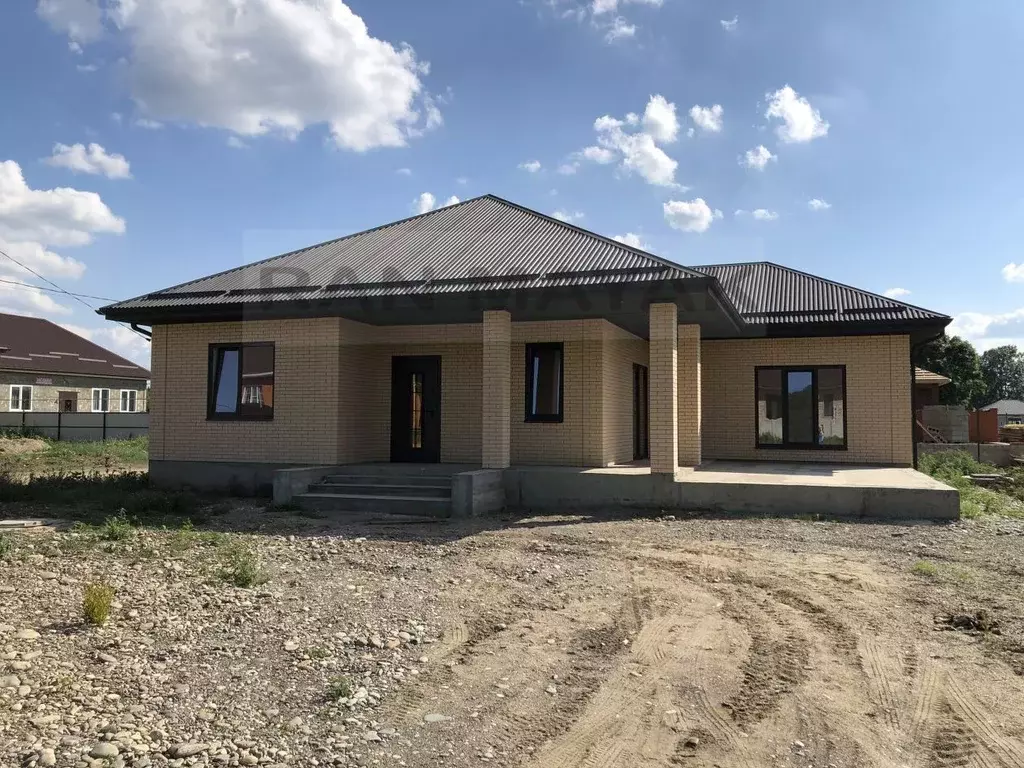 Дом в Адыгея, Майкопский район, Победенское с/пос, пос. Удобный ул. ... - Фото 1