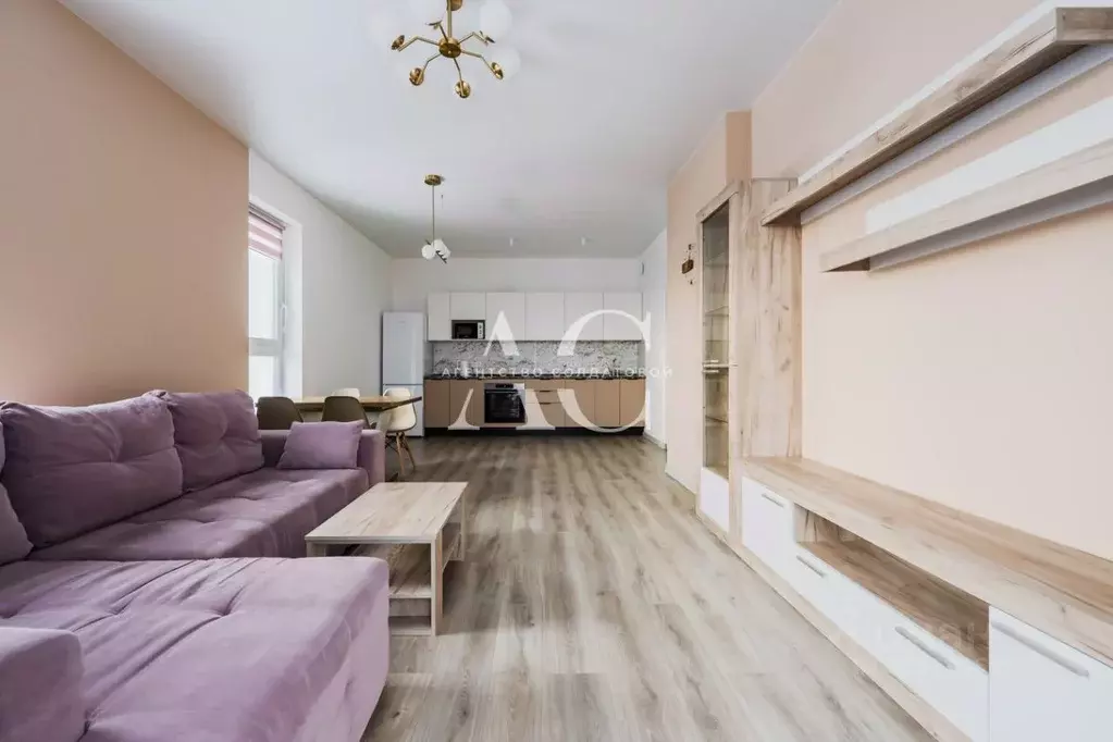 2-к кв. Свердловская область, Екатеринбург ул. Ткачей, 19/2 (80.0 м) - Фото 1