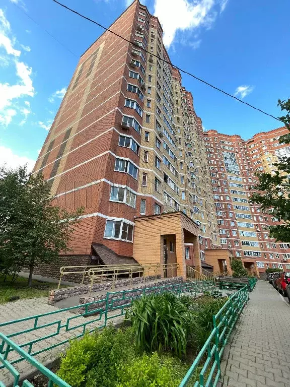 Продается 2-комнатная квартира - Фото 1