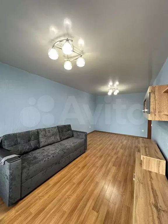 1-к. квартира, 43 м, 4/10 эт. - Фото 0