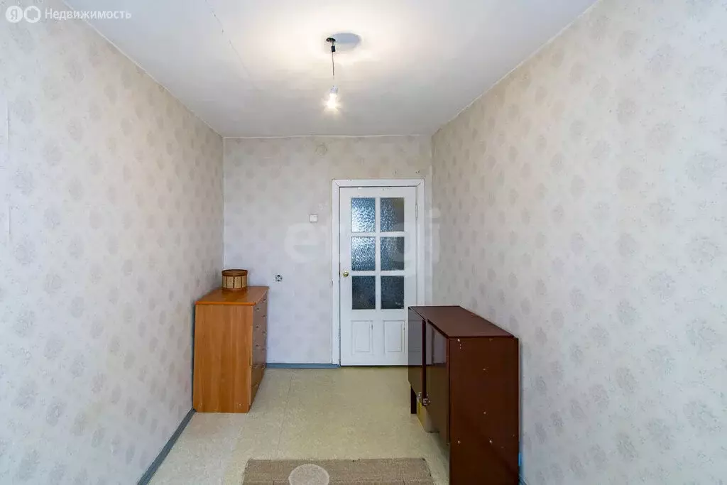 3-комнатная квартира: Тюмень, улица 50 лет Октября, 39 (56 м) - Фото 1