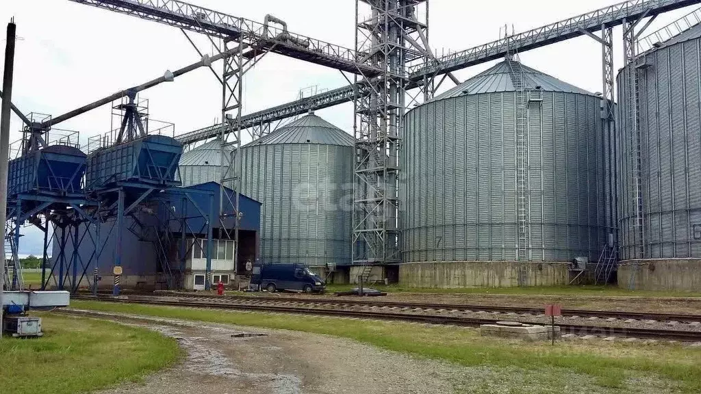 Склад в Ставропольский край, Грачевский муниципальный округ, с. ... - Фото 0
