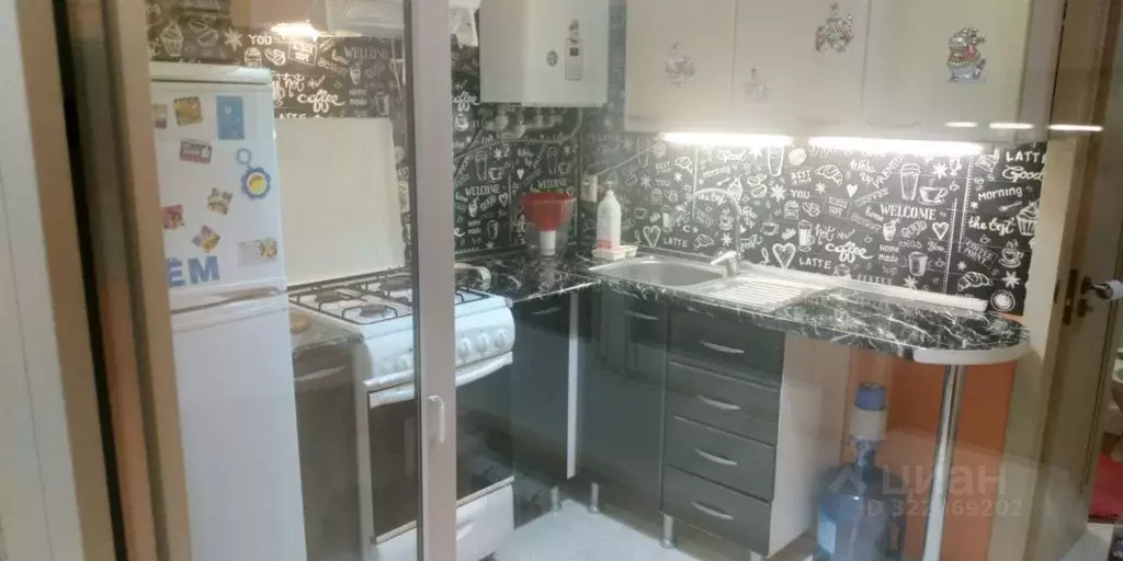 1-к кв. Адыгея, Тахтамукайский район, Яблоновский пгт ул. Тургеневское ... - Фото 1