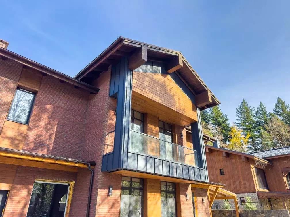 Дом в Краснодарский край, Сочи Красная Поляна пгт, ул. Мичурина, 18/2 ... - Фото 1