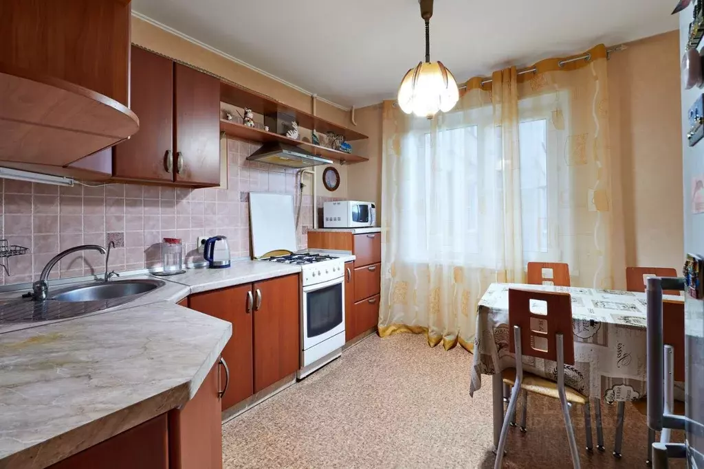 4-к кв. Челябинская область, Челябинск ул. 60-летия Октября, 32а (85.6 ... - Фото 1