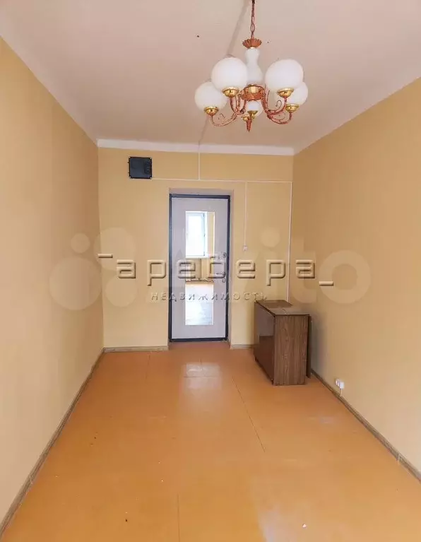 Комната 13,3 м в 6-к., 2/2 эт. - Фото 0