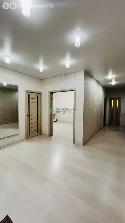 3-комнатная квартира: Ижевск, улица Архитектора П.П. Берша, 32 (94 м) - Фото 0