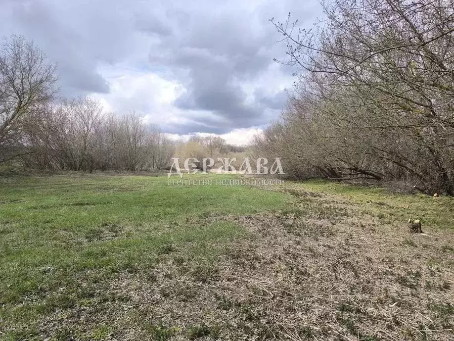 Участок в Белгородская область, Старооскольский городской округ, с. ... - Фото 1