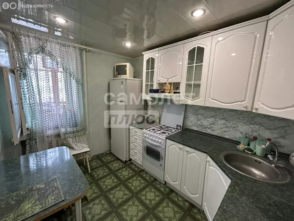 3-комнатная квартира: Киров, улица Маклина, 46А (61.2 м) - Фото 0
