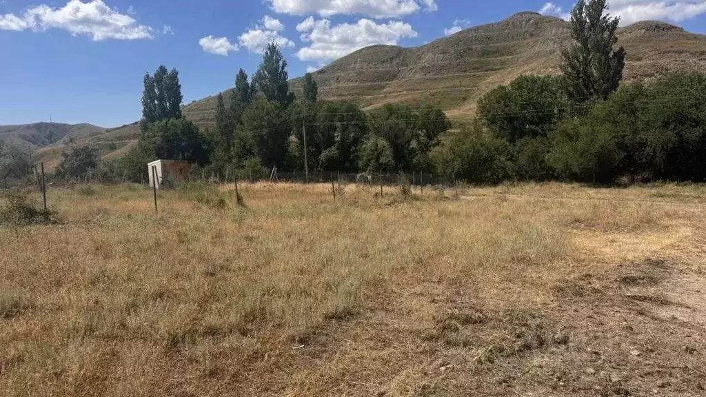 Участок в Крым, Судак муниципальный округ, с. Солнечная Долина ул. ... - Фото 1