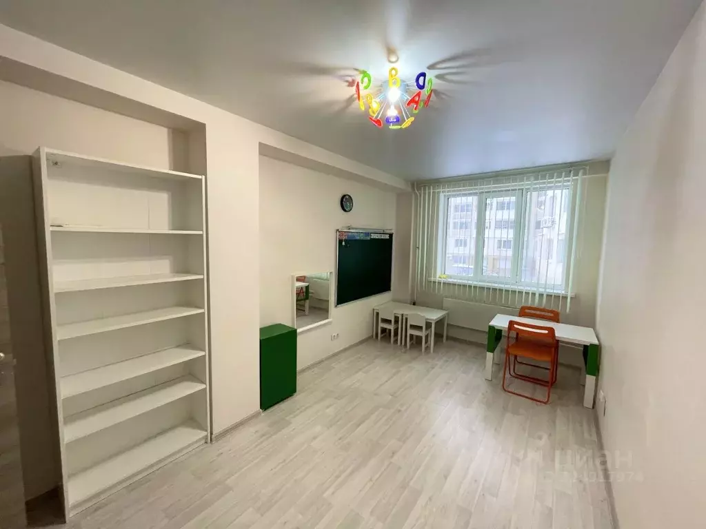 Помещение свободного назначения в Свердловская область, Екатеринбург ... - Фото 2