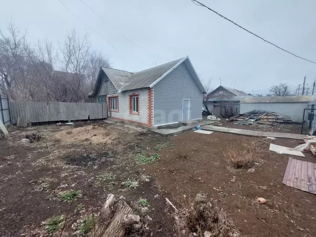 Дом в Саратовская область, Энгельс Смоленская ул., 27 (55 м) - Фото 1