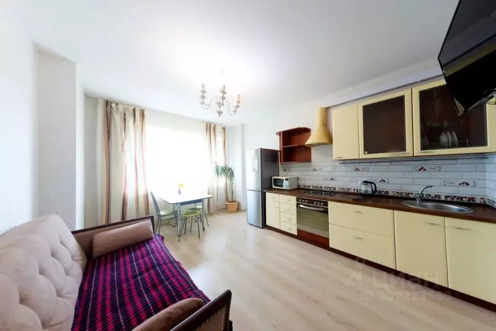 1-к кв. Пермский край, Пермь ул. Революции, 52Б (53.0 м) - Фото 2