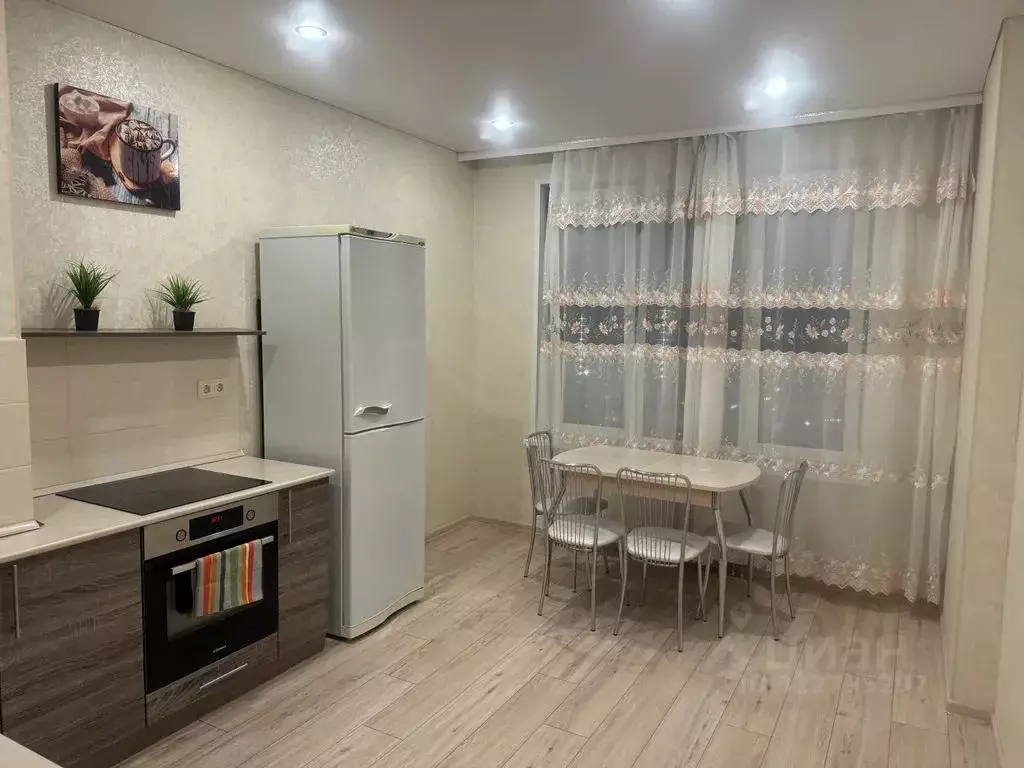 2-к кв. Башкортостан, Уфа ул. Энтузиастов, 16 (70.0 м) - Фото 1