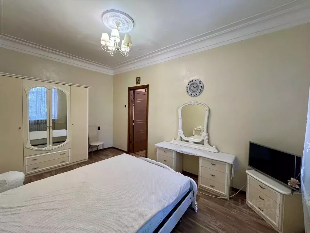 4-к кв. Крым, Симферополь ул. Дзержинского, 9А (81.0 м) - Фото 1