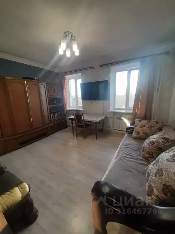2-к кв. Бурятия, Улан-Удэ Коммунистическая ул., 41 (60.0 м) - Фото 1