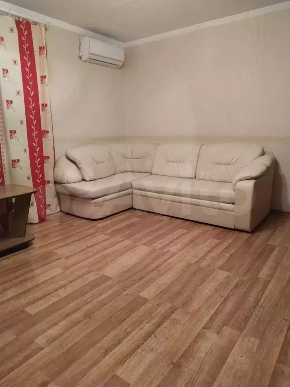 1-к. квартира, 40 м, 1/10 эт. - Фото 1