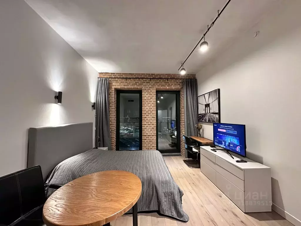 Студия Санкт-Петербург наб. Макарова, 60 (31.0 м) - Фото 0
