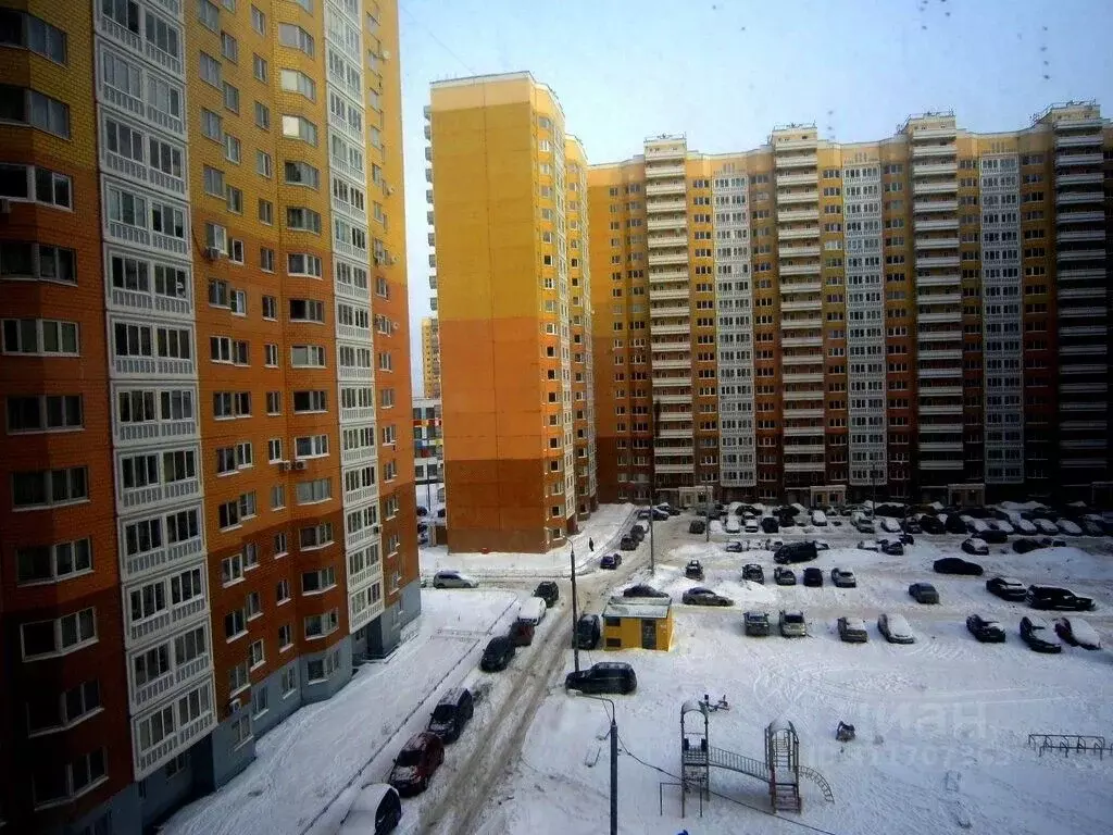 3-к кв. Москва Синявинская ул., 11к5 (72.5 м) - Фото 0