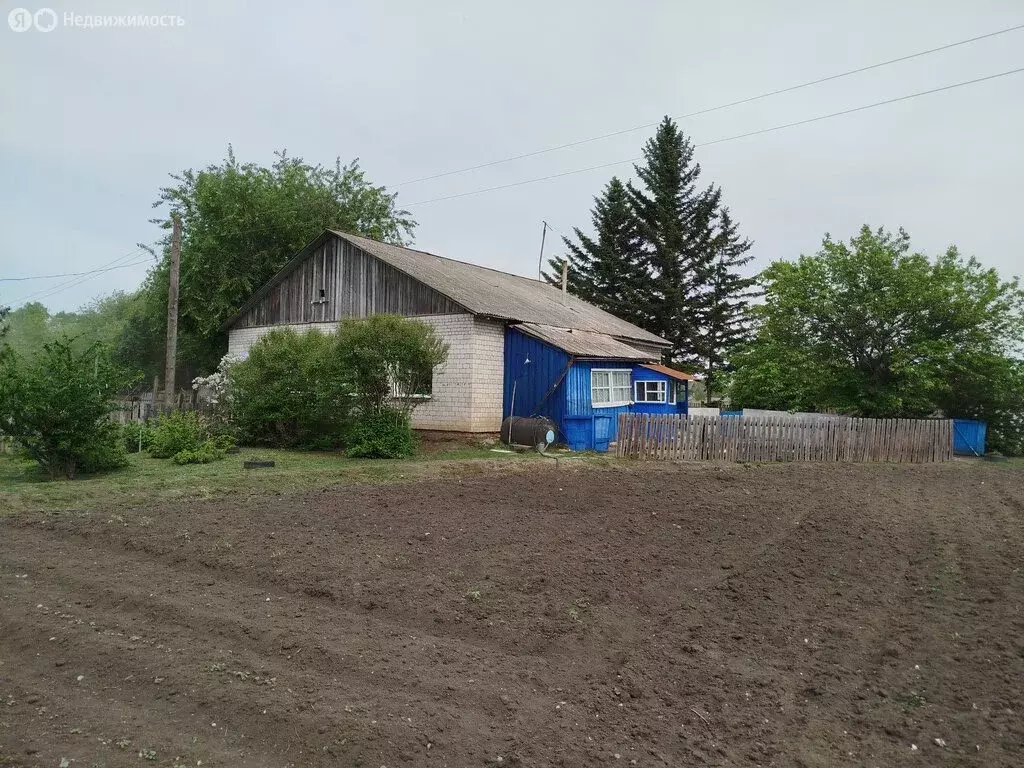 Дом в село Среднебелая, Вокзальная улица, 20 (63.6 м) - Фото 1