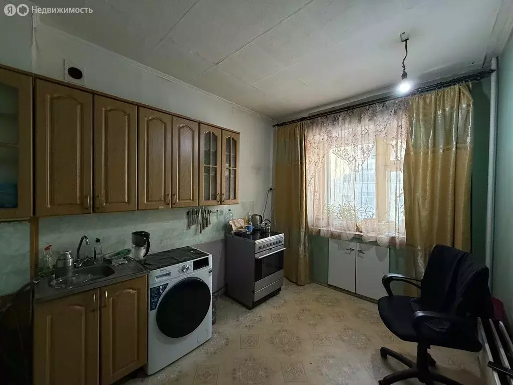 3-комнатная квартира: Нерюнгри, Чурапчинская улица, 46 (63.9 м) - Фото 1