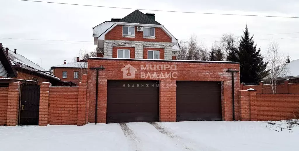 Дом в Омская область, Омск ул. 11-я Любинская (247 м) - Фото 1