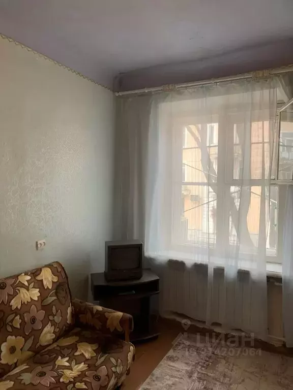 Комната Псковская область, Псков ул. Труда, 17 (18.0 м) - Фото 2