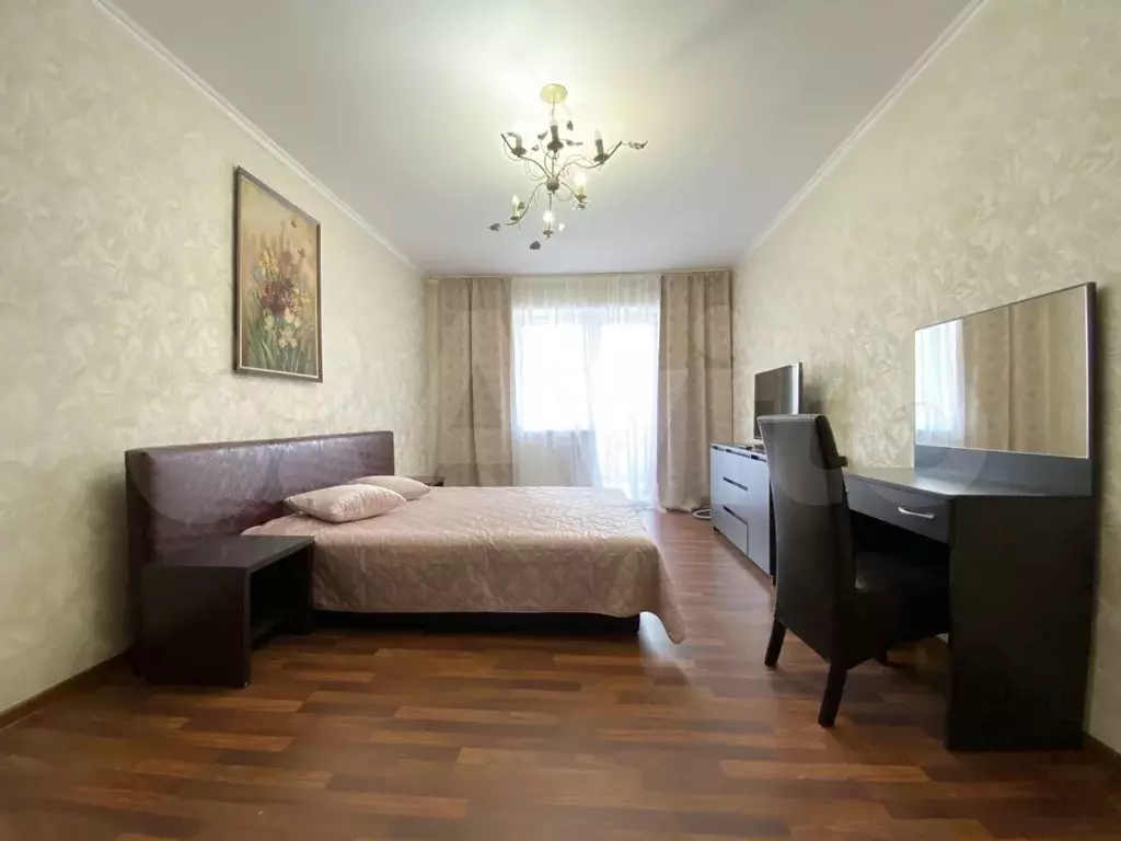 3-к. квартира, 90м, 1/5эт. - Фото 1