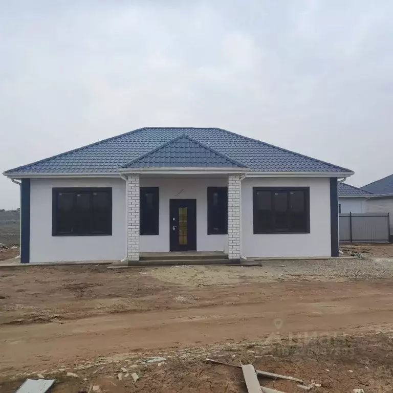 Дом в Астраханская область, Наримановский район, с. Старокучергановка ... - Фото 2