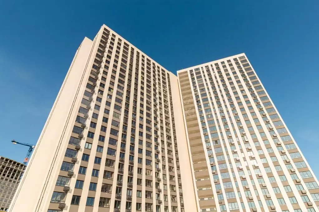 3-к кв. Тюменская область, Тюмень ул. Краснооктябрьская, 8 (85.7 м) - Фото 0