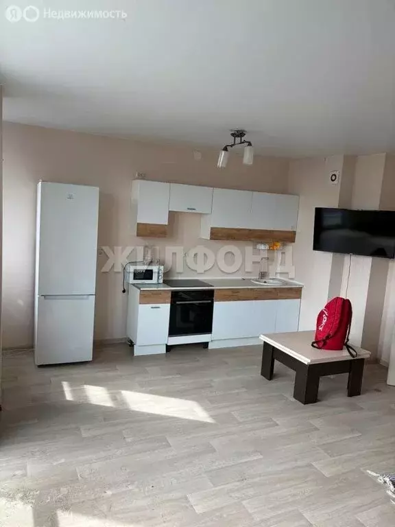 Квартира-студия: Красноярск, улица Петра Ломако, 14 (46 м) - Фото 1