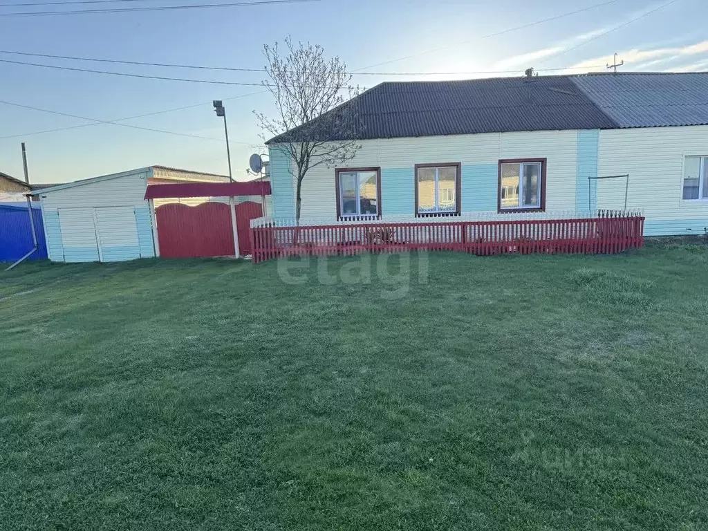 Дом в Тюменская область, Исетский муниципальный округ, с. Рассвет ул. ... - Фото 2