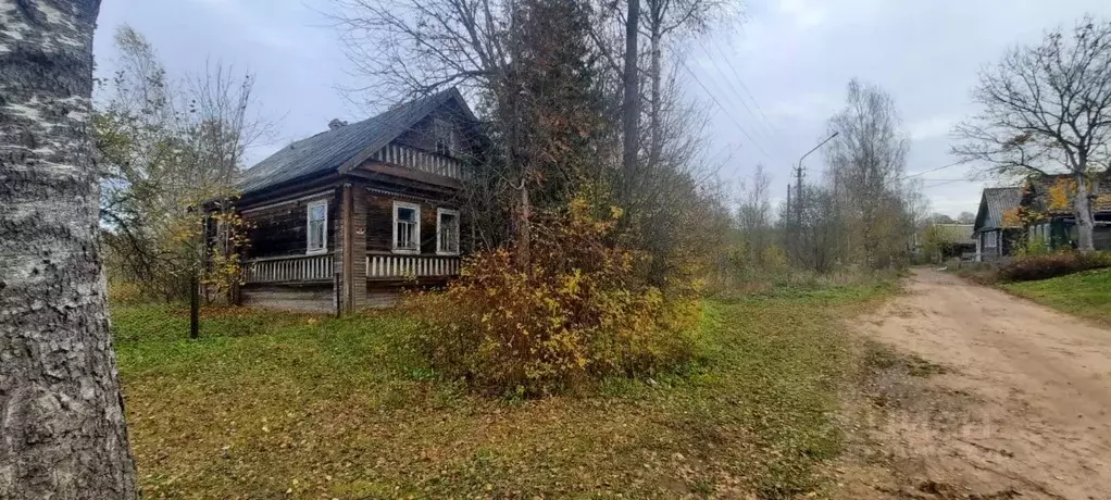 Участок в Новгородская область, Крестцы рп ул. Большевиков, 26 (14.0 ... - Фото 1