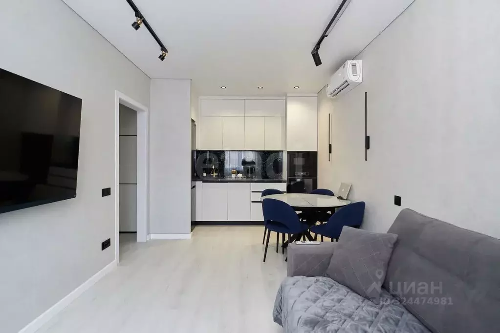 2-к кв. Тюменская область, Тюмень Новгородская ул., 14 (53.2 м) - Фото 1