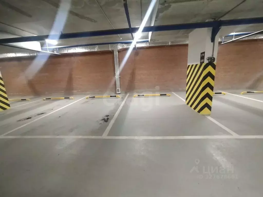 Гараж в Свердловская область, Екатеринбург ул. Краснолесья, 100/5 (14 ... - Фото 1