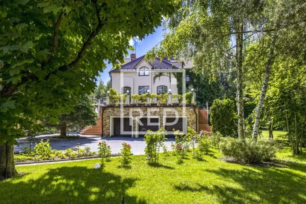 Дом в Москва ул. Академика Семенова, 97К32 (1000 м) - Фото 1
