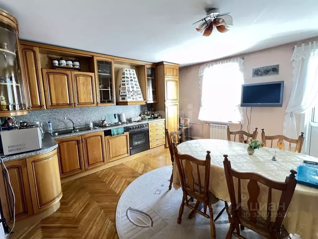 4-к кв. Иркутская область, Иркутск ул. Ядринцева, 7 (146.6 м) - Фото 0