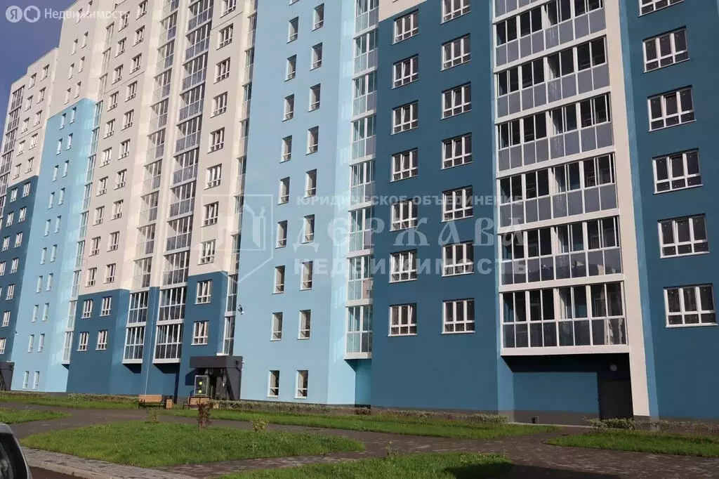 3-комнатная квартира: Кемерово, Комсомольский проспект, 48А (59.2 м) - Фото 1