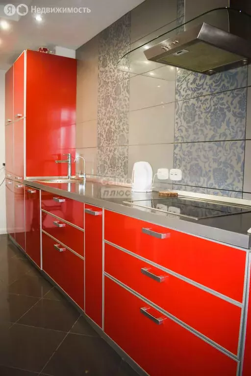 2-комнатная квартира: Омск, проспект Комарова, 15 (72.8 м) - Фото 1