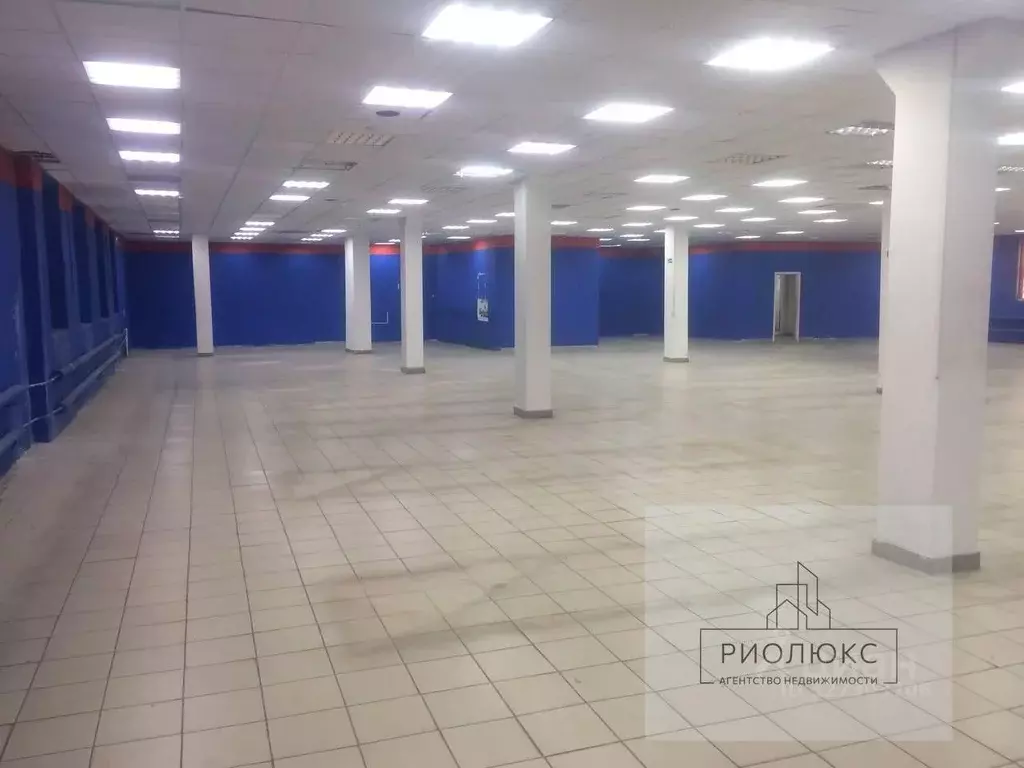 Торговая площадь в Свердловская область, Серов ул. Агломератчиков, 21 ... - Фото 2