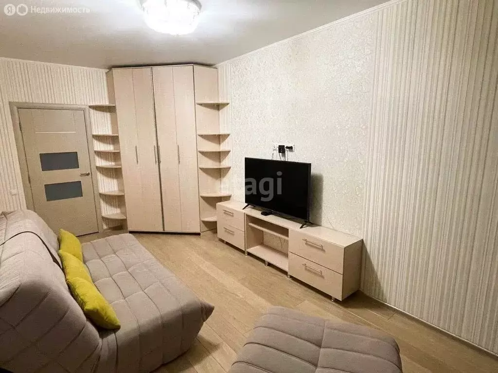 1-комнатная квартира: Тюмень, улица Николая Зелинского, 5к1 (43 м) - Фото 1