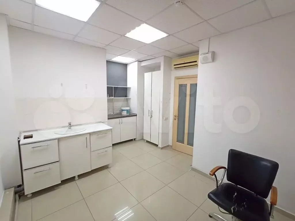 Под Студию красоты с водой в центре, 15 м - Фото 1